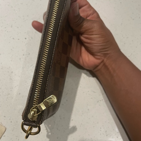 Mini pochette in Damier Ebene - Picture 6 of 9